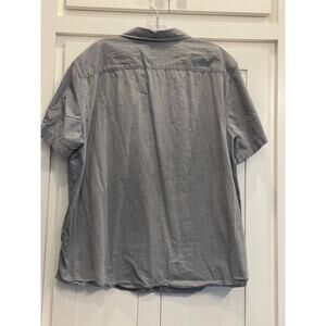 American Eagle Outfitters chambray blue slim fit button up 100% Cotton